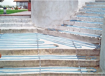 Укладка нагревательного кабеля на крыльце